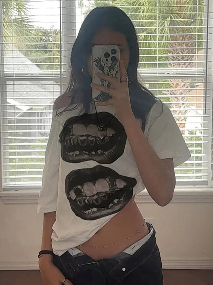 CARNIVL'™ Graphic Girlz T-shirt