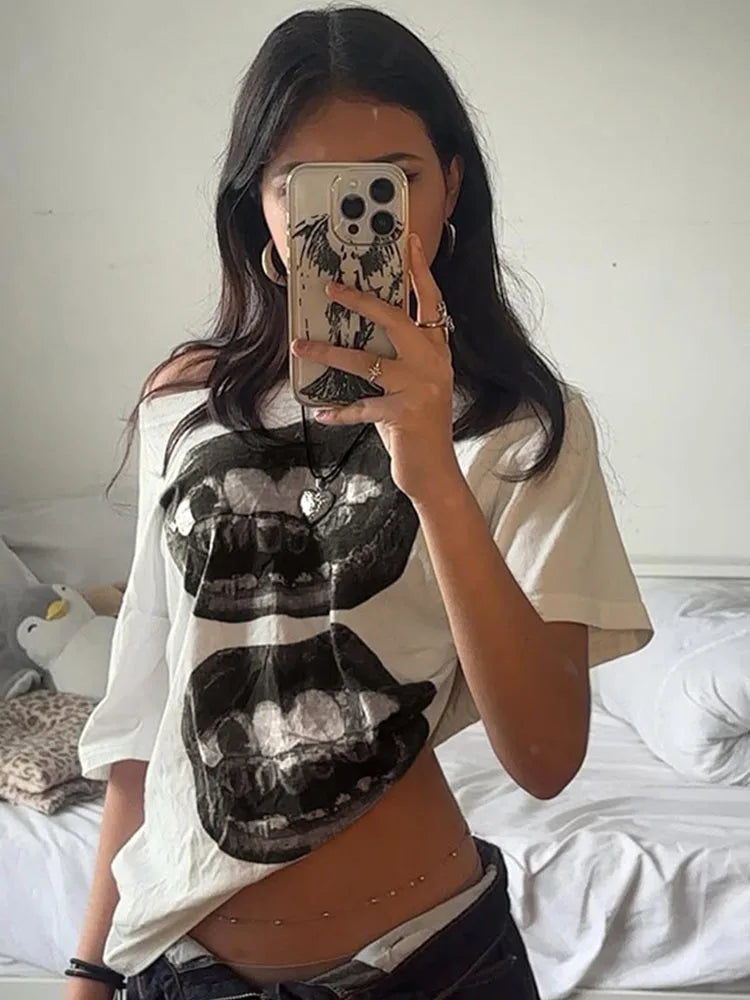 CARNIVL'™ Graphic Girlz T-shirt