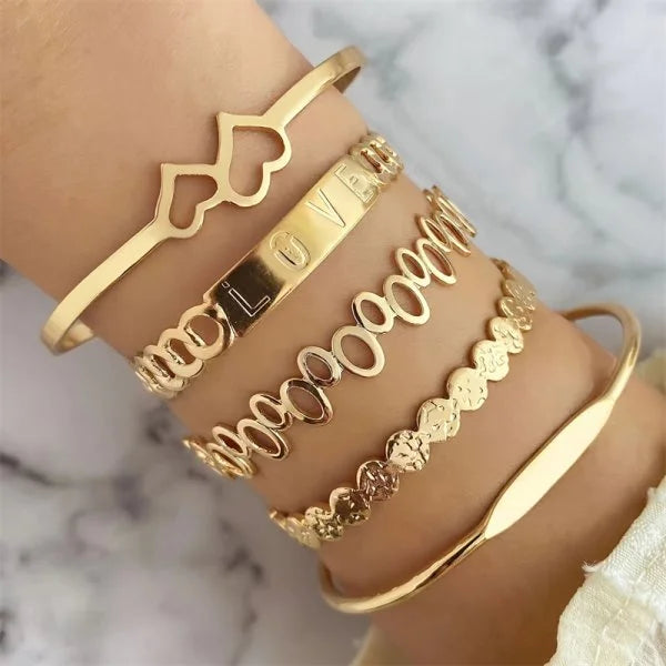 CARNIVL™ Exclusive Golden Bracelet Combos