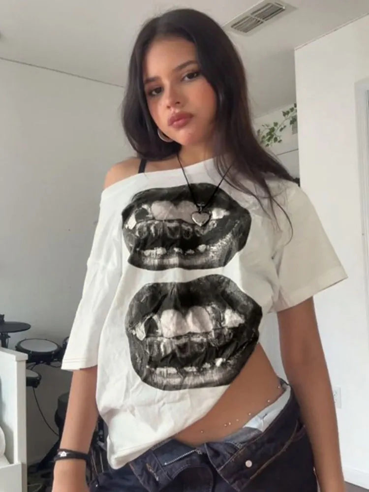 CARNIVL'™ Graphic Girlz T-shirt