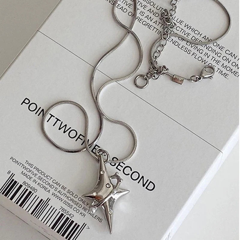 CARNIVL™ 00's Star Silver Necklace