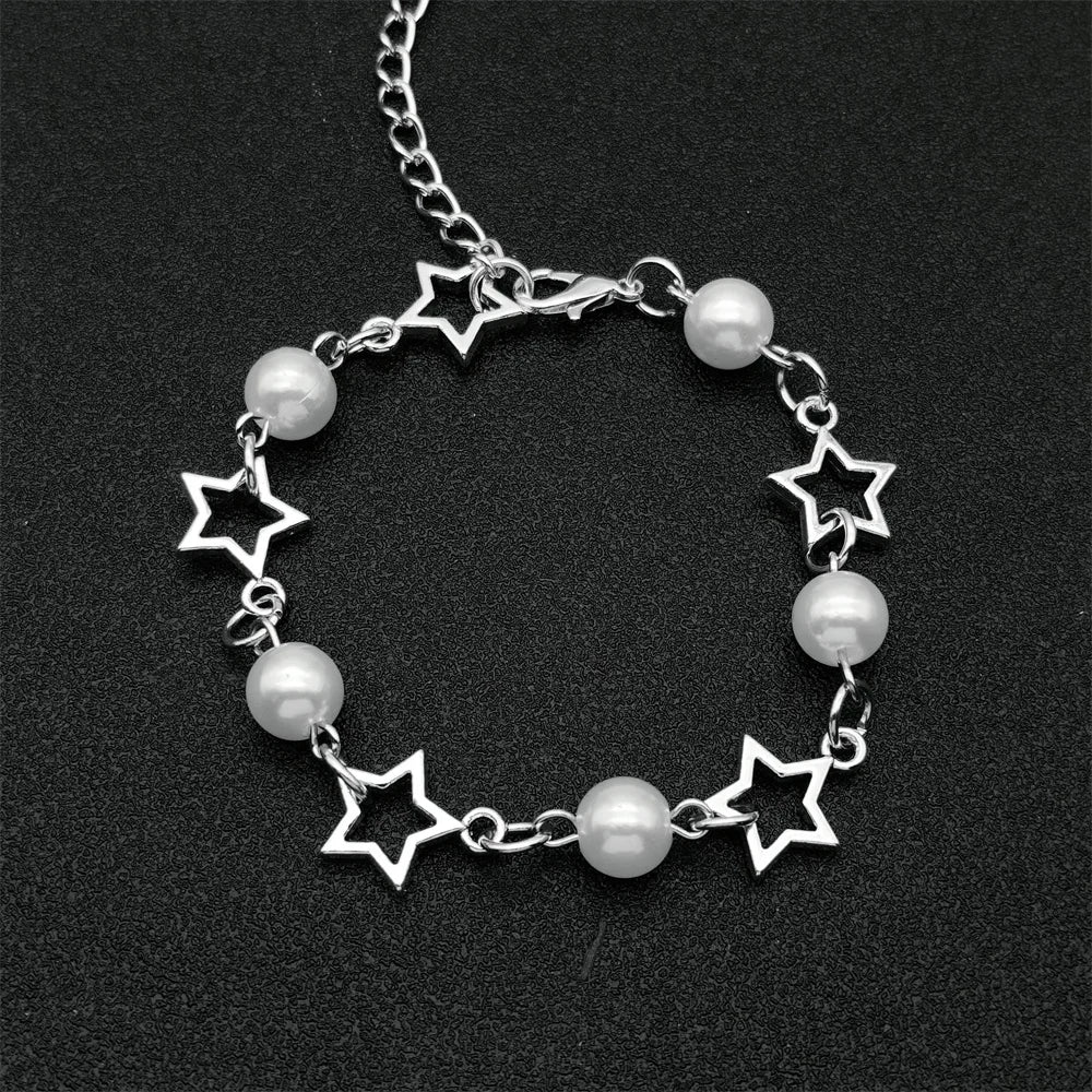 CARNIVL™ Artificial Acrylic Bracelet