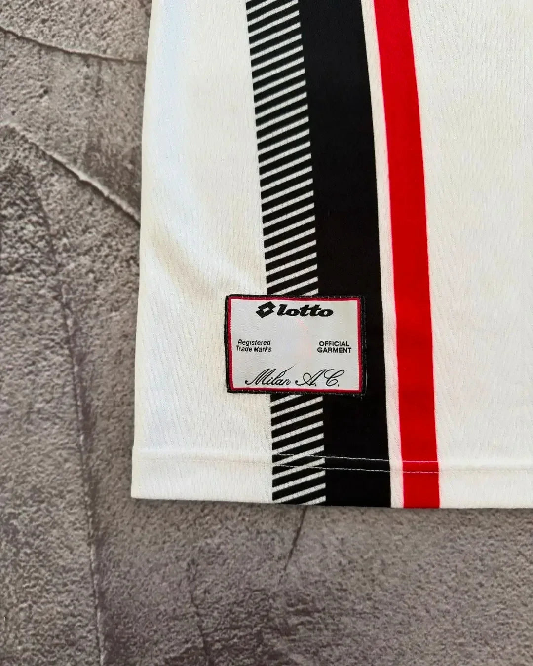 CARNIVL™ 1997-98 AC Milan Away Jersey